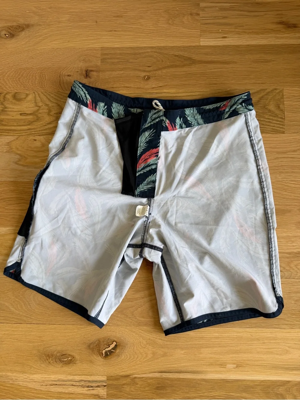 Jetty Mollusk 8” Navy Palm Leaf-Print Boardshorts - Size 32